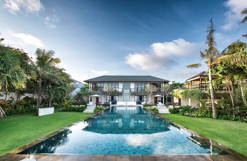 Karang Saujana Beach Villas, 31 bedrooms of 7 private villas.
